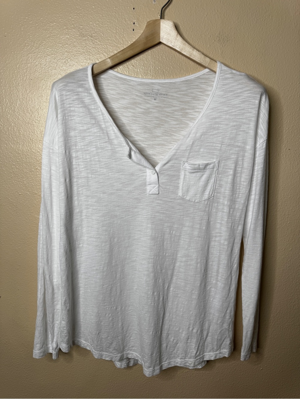Vineyard Vines Henley Men’s Medium White Long Sleeve Cotton Blend Preppy Casual - Picture 2 of 7